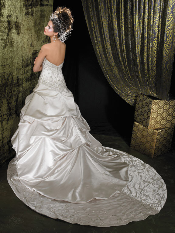 Handmade Romantic Embroidered and Beaded Wedding Dress AL131